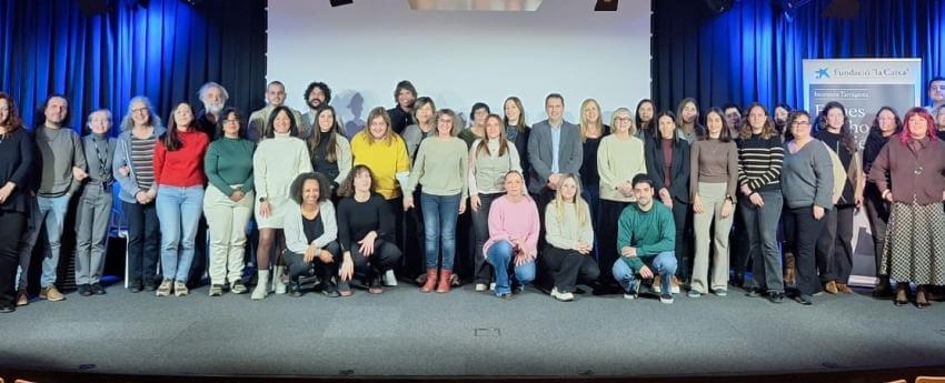 Foto de grup en l'acte de renovació del programa INCORPORA Tarragona 2026