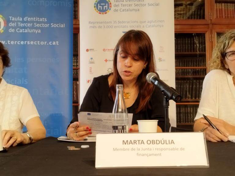 Marta Obdulia, gerent d'ECOM, durant la seva intervenció a la roda de premsa